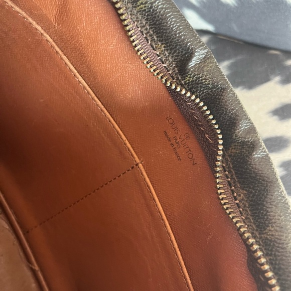 Louis Vuitton Monogram Compiegne 28 Clutch - Picture 14 of 16